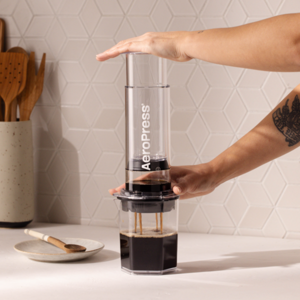 AP_ACC_FCFC_XL_PDP_ATF_3 (預購)AeroPress 愛樂壓 XL 可調流量加壓濾蓋|阻絕滴漏