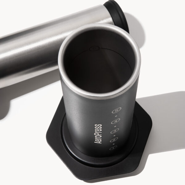 Aeropress_January2026_BlackDetail_2a (預購)AeroPress 愛樂壓 不鏽鋼版 原色 黑