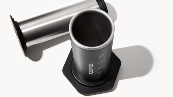 Aeropress_January2026_BlackDetail_2c (預購)AeroPress 愛樂壓 不鏽鋼版 原色 黑
