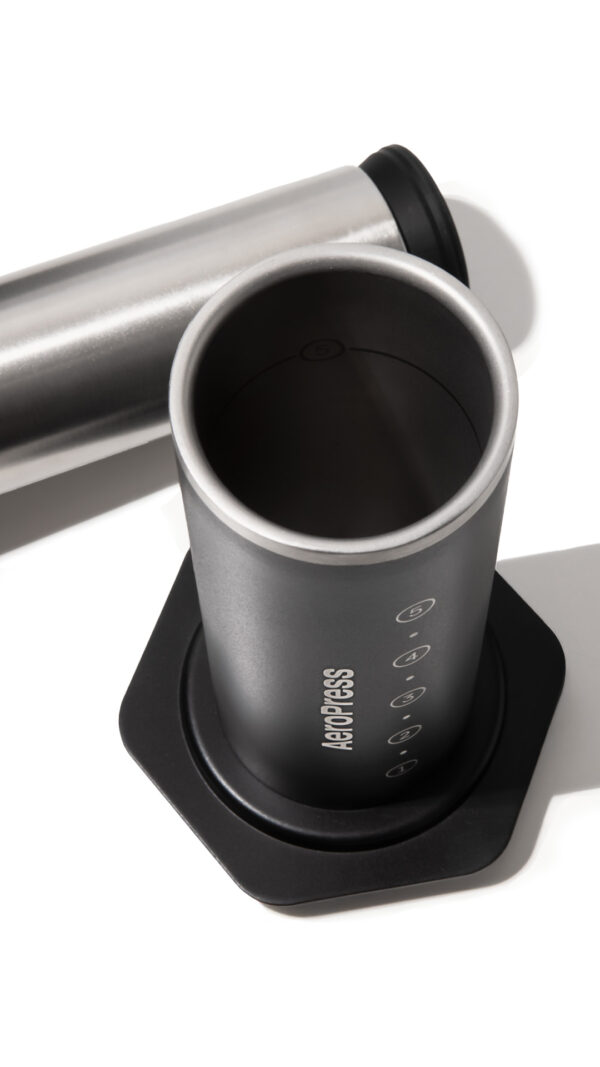 Aeropress_January2026_BlackDetail_3b (預購)AeroPress 愛樂壓 不鏽鋼版 原色 黑